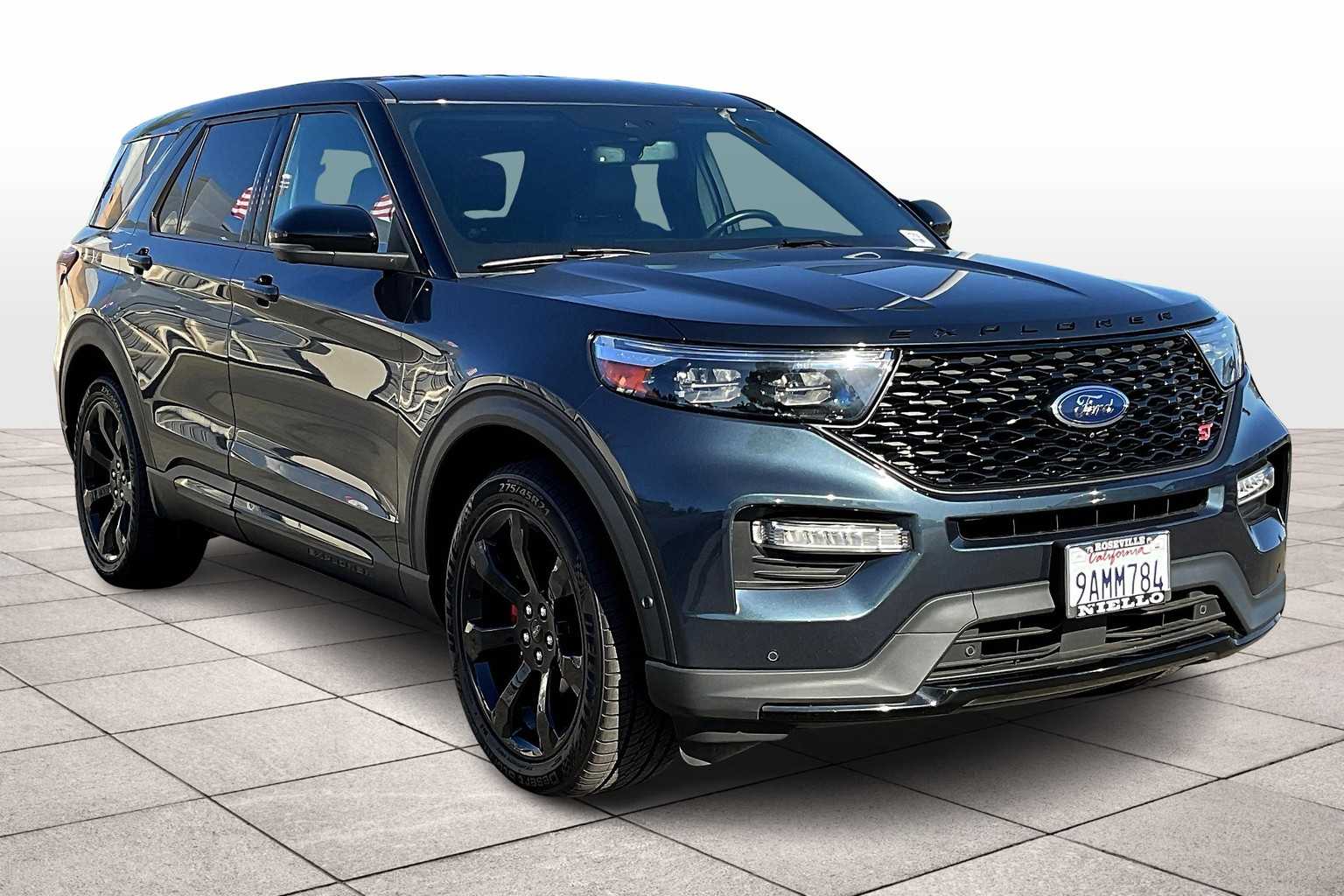 2022 Ford Explorer ST photo 2