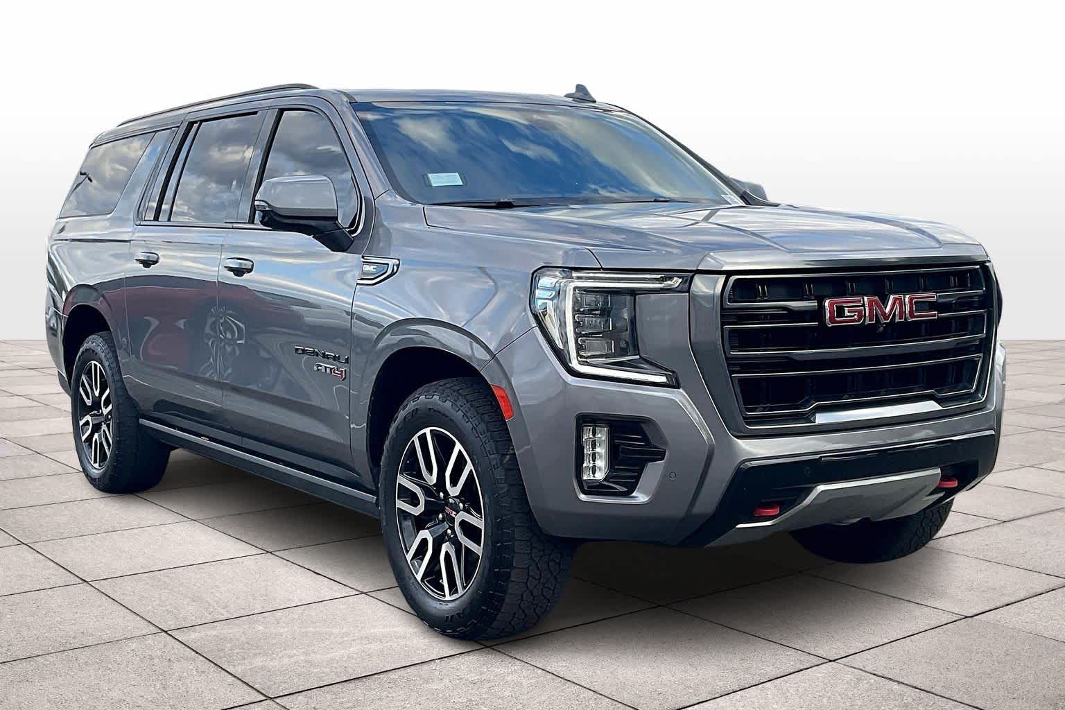 2021 Gmc Yukon XL AT4 photo 2