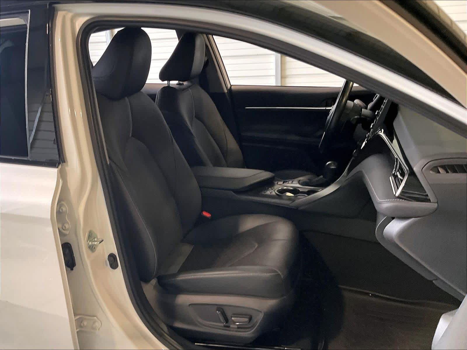 2022 Toyota Camry photo 3