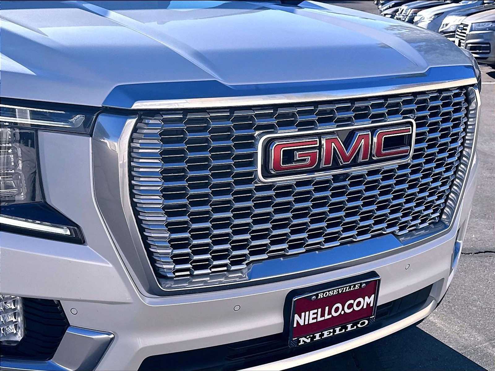 2024 GMC Yukon Denali - Photo 30