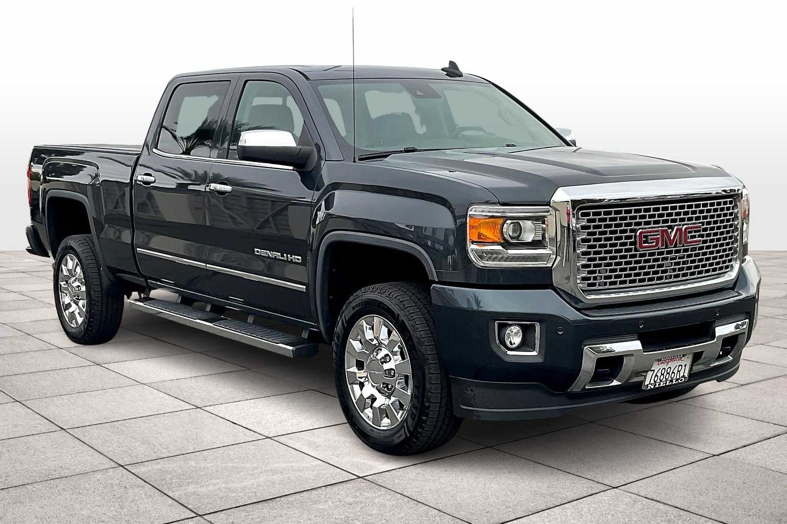 2017 Gmc Sierra Denali photo 2