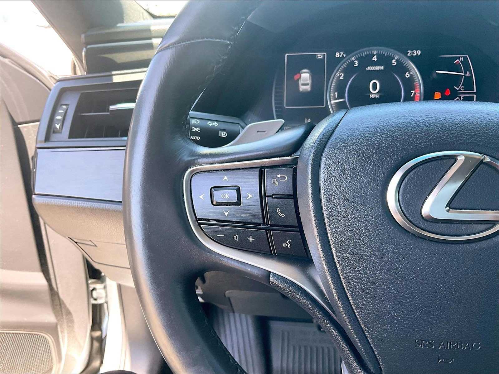 2022 Lexus ES 350 - Photo 19