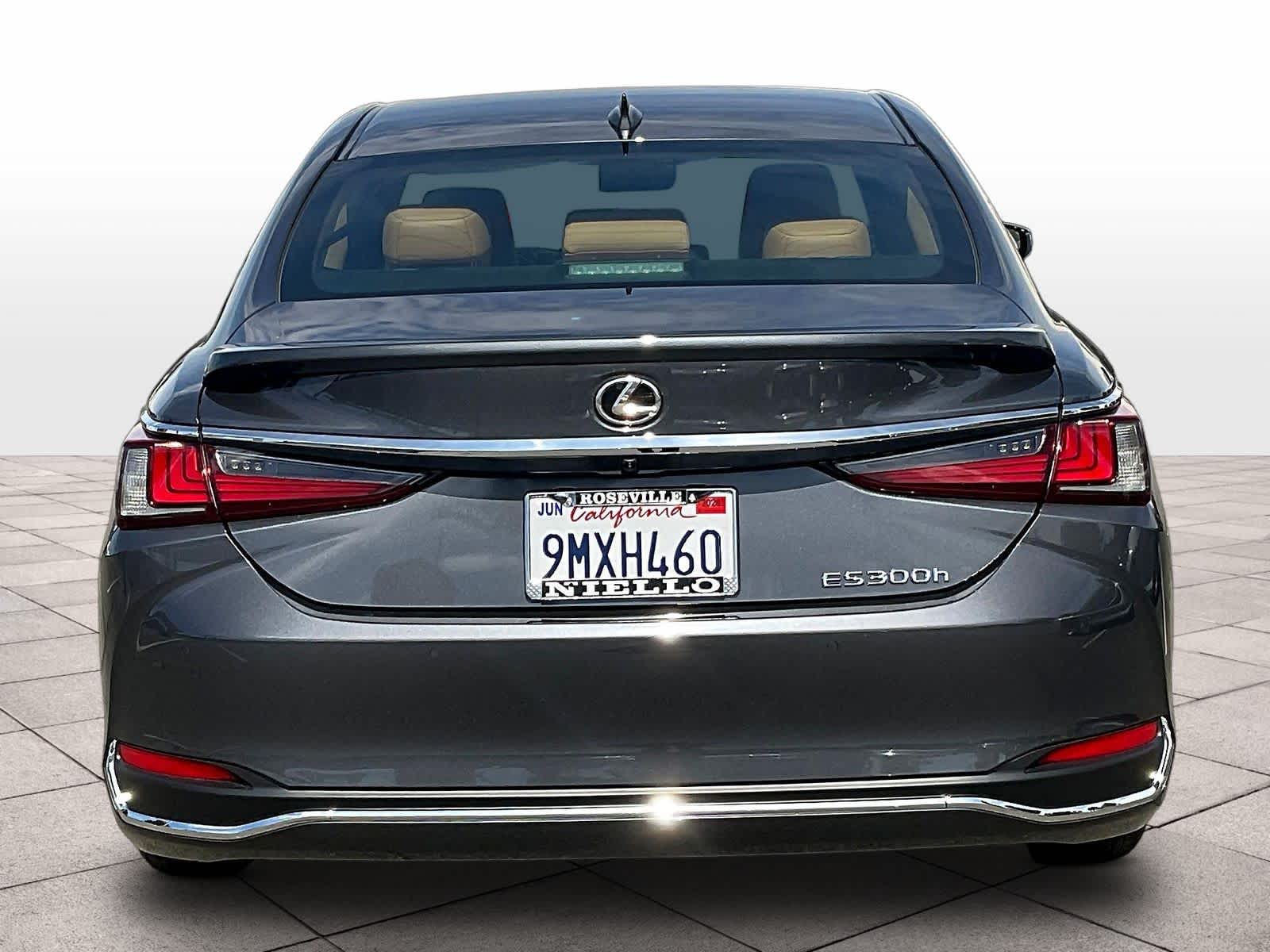 2024 LEXUS ES 300h photo 4