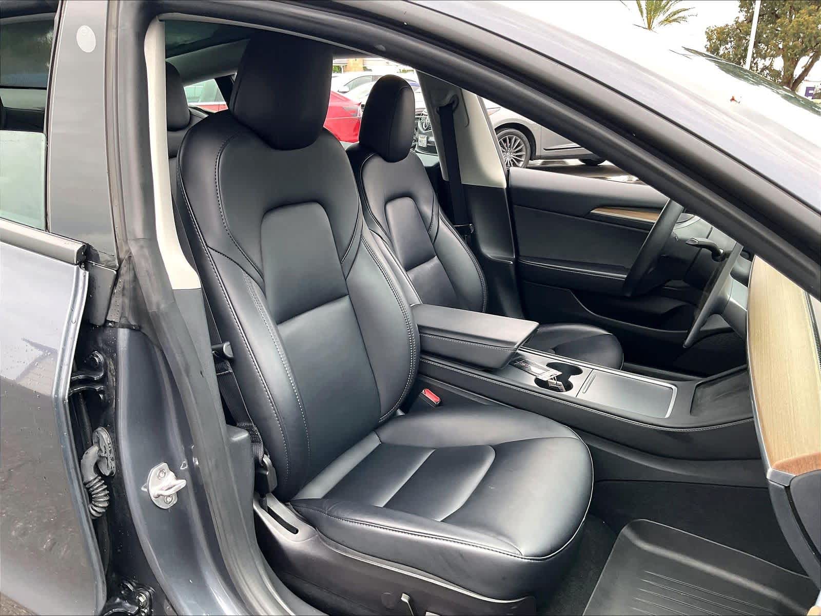 2023 Tesla Model 3 photo 3