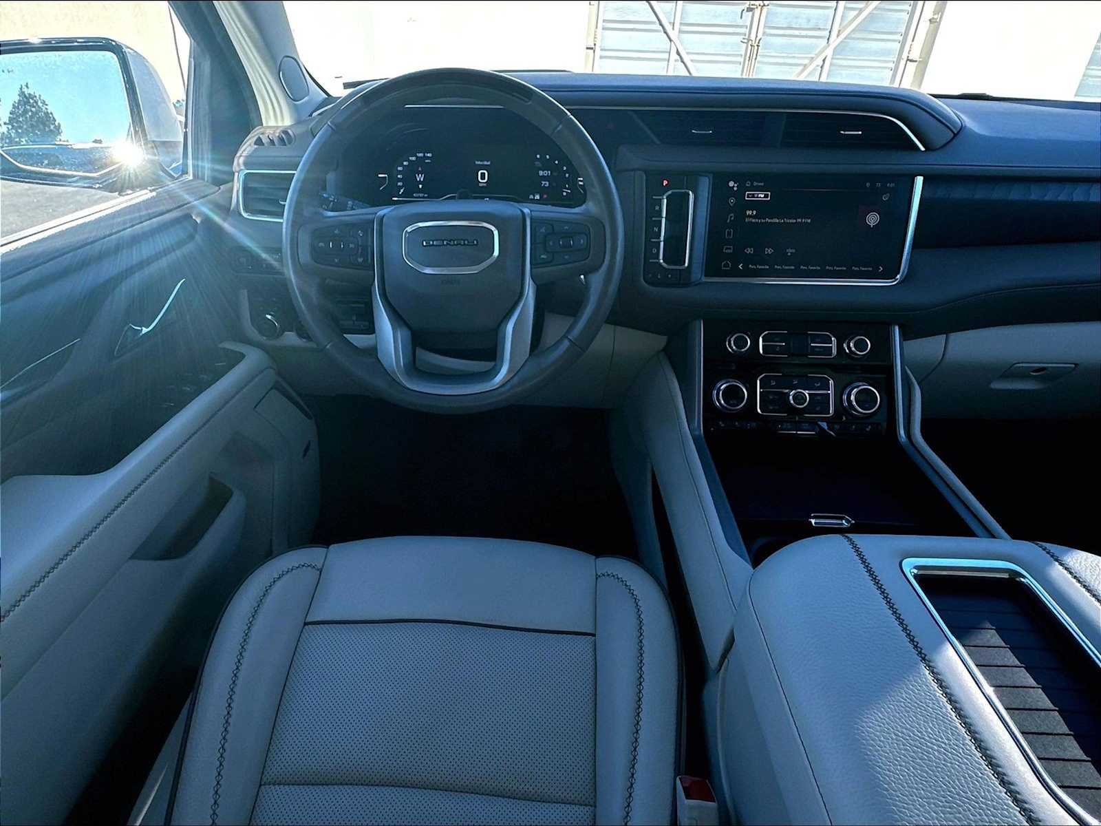 2024 GMC Yukon Denali - Photo 7