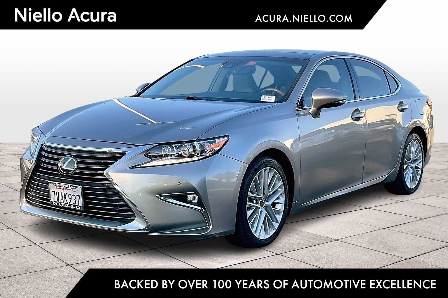 2016 Lexus ES Base's photo