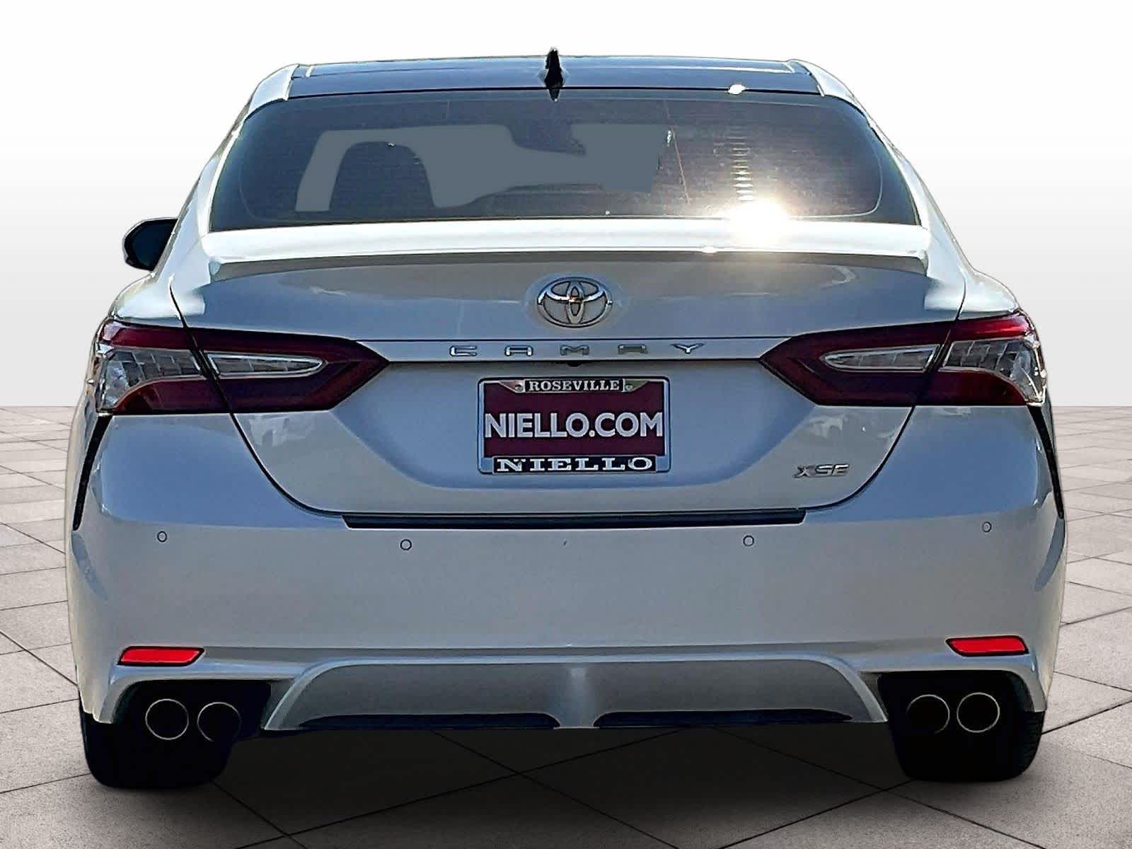 2018 Toyota Camry photo 4