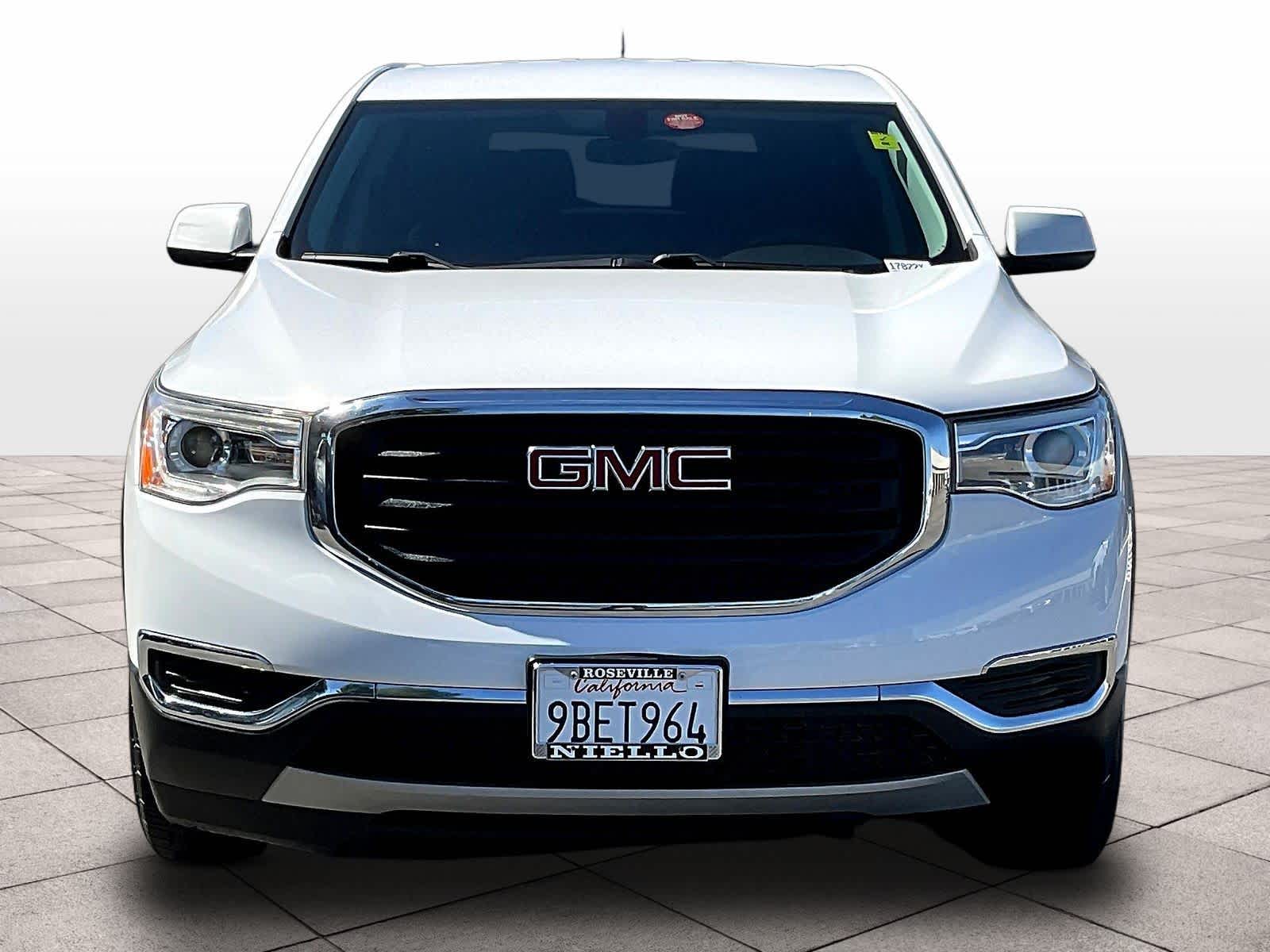 2019 GMC Acadia photo 2