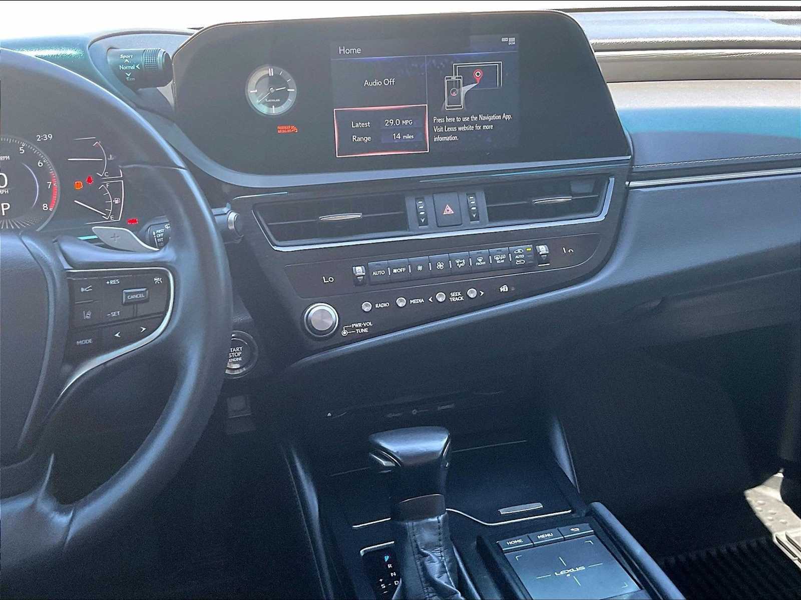 2022 Lexus ES 350 - Photo 8