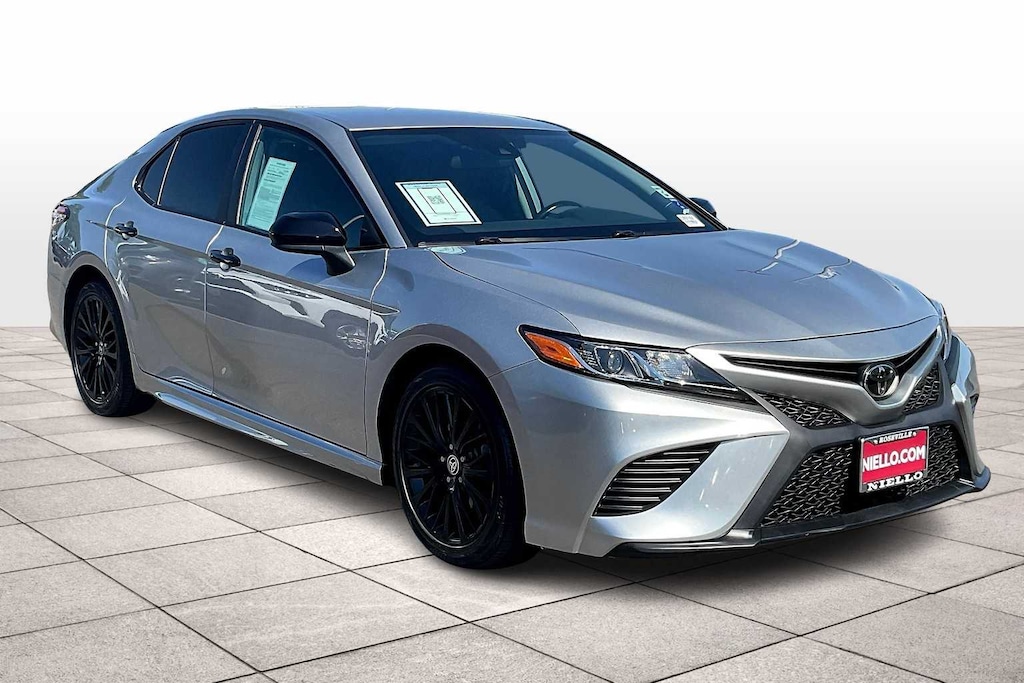 Used 2020 Toyota Camry SE Nightshade Auto (SE)