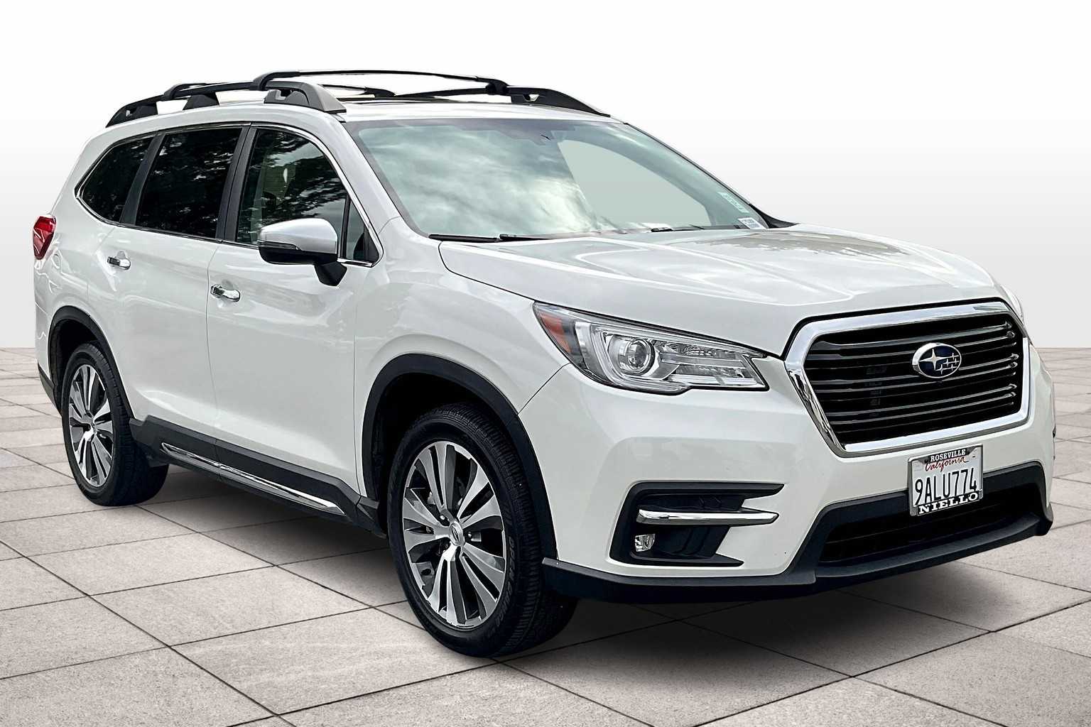 2022 Subaru Ascent Touring photo 2