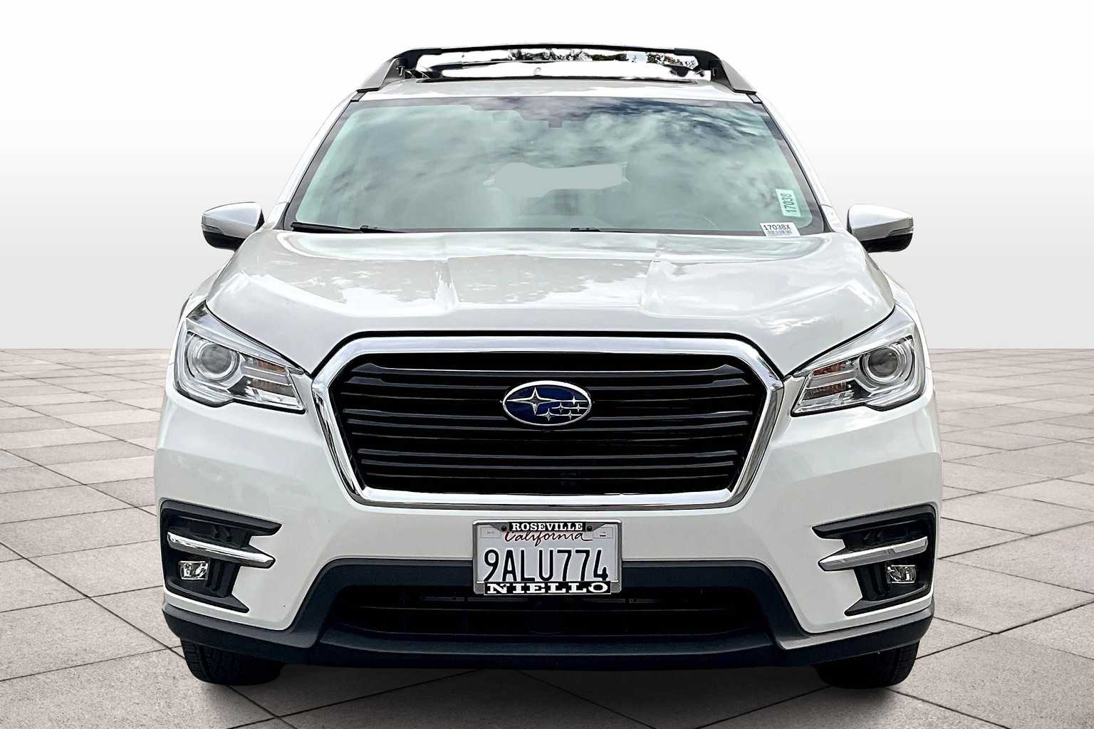 2022 Subaru Ascent Touring photo 3