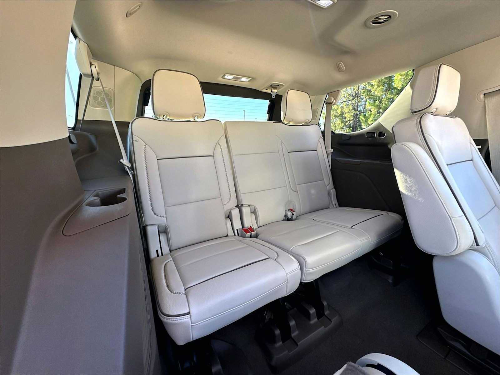 2024 GMC Yukon Denali - Photo 28