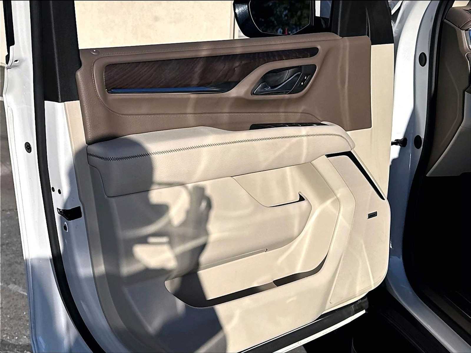 2024 GMC Yukon Denali - Photo 23