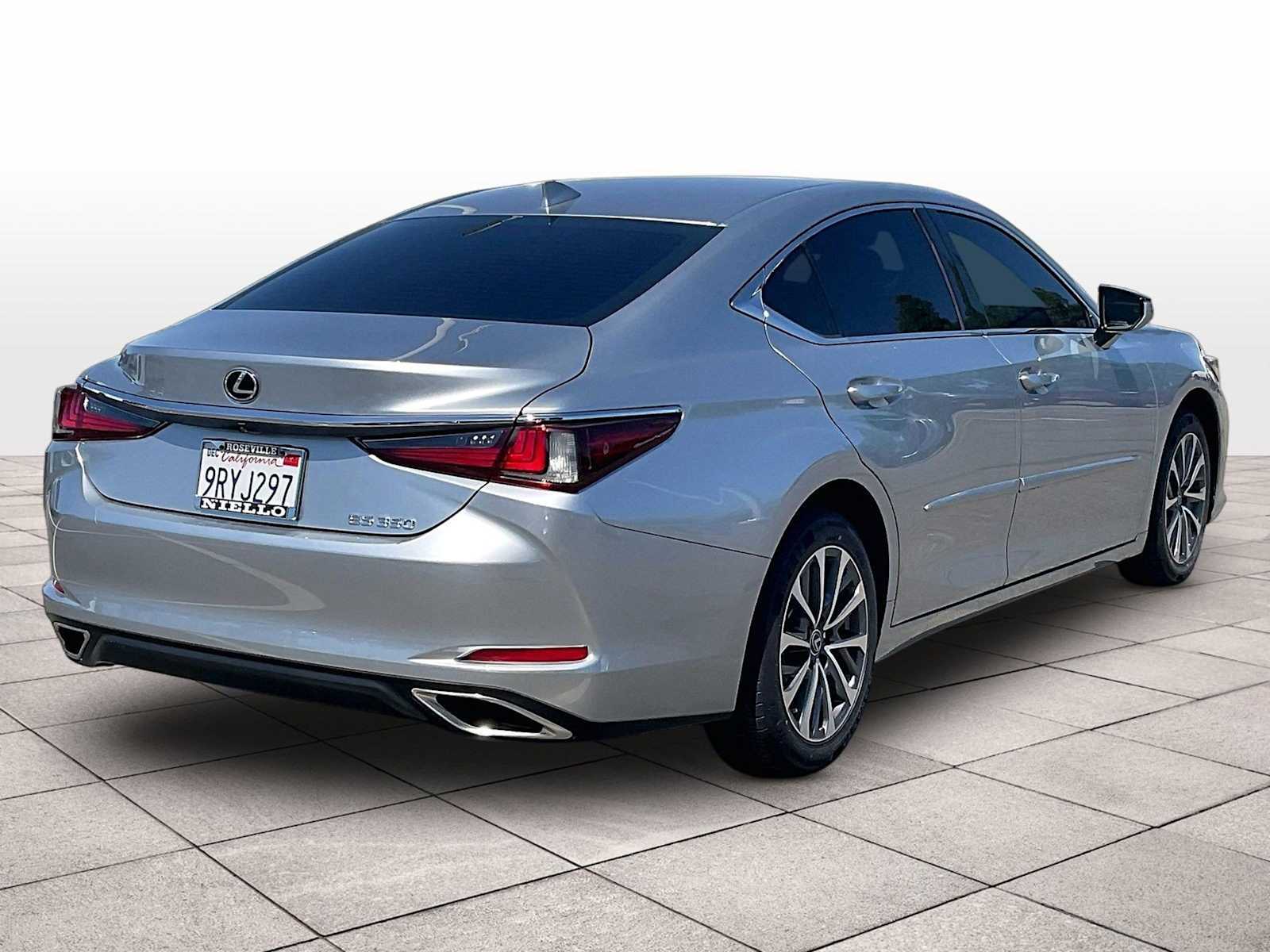 2022 Lexus ES 350 - Photo 14
