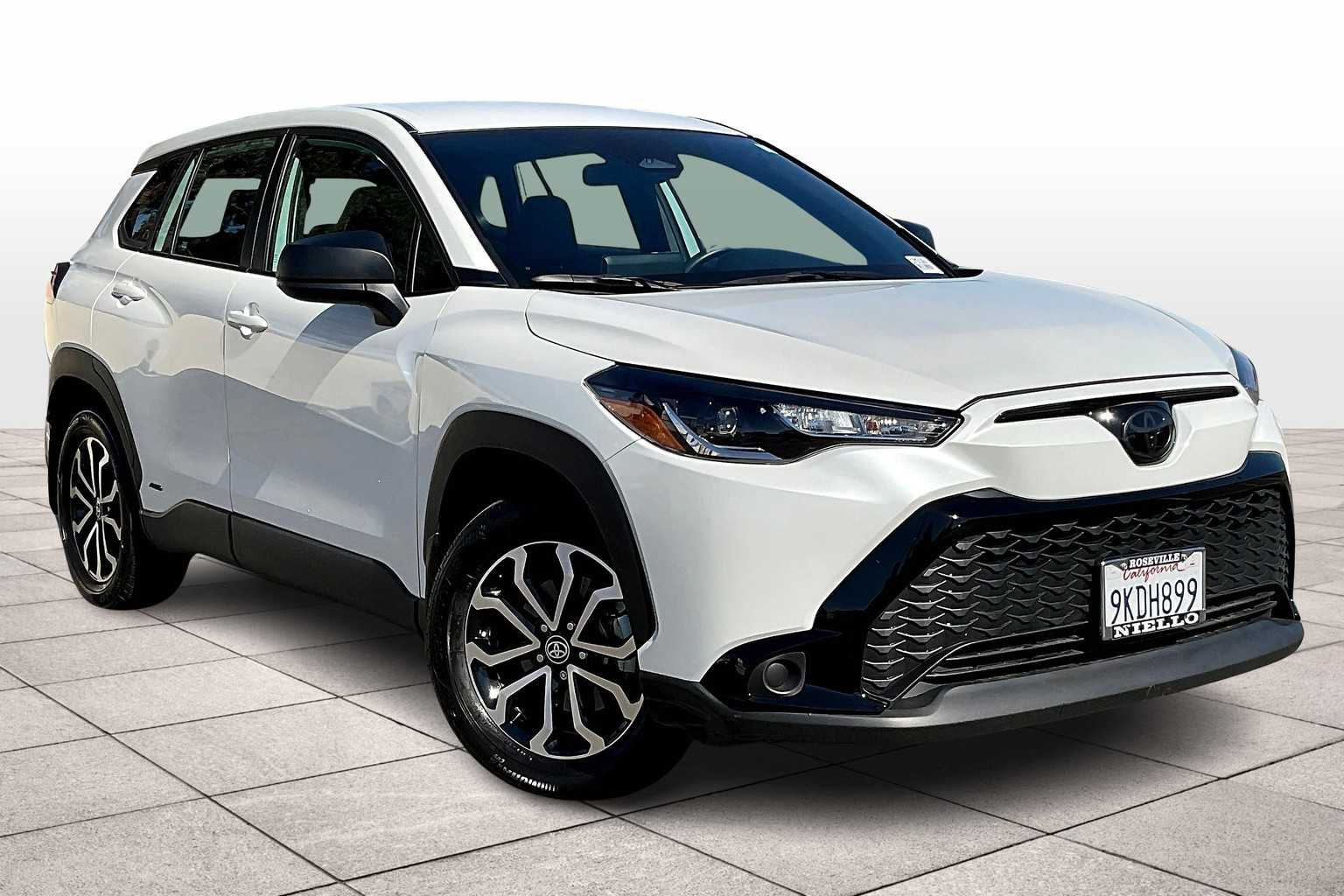 2023 Toyota Corolla Cross Hybrid photo 2