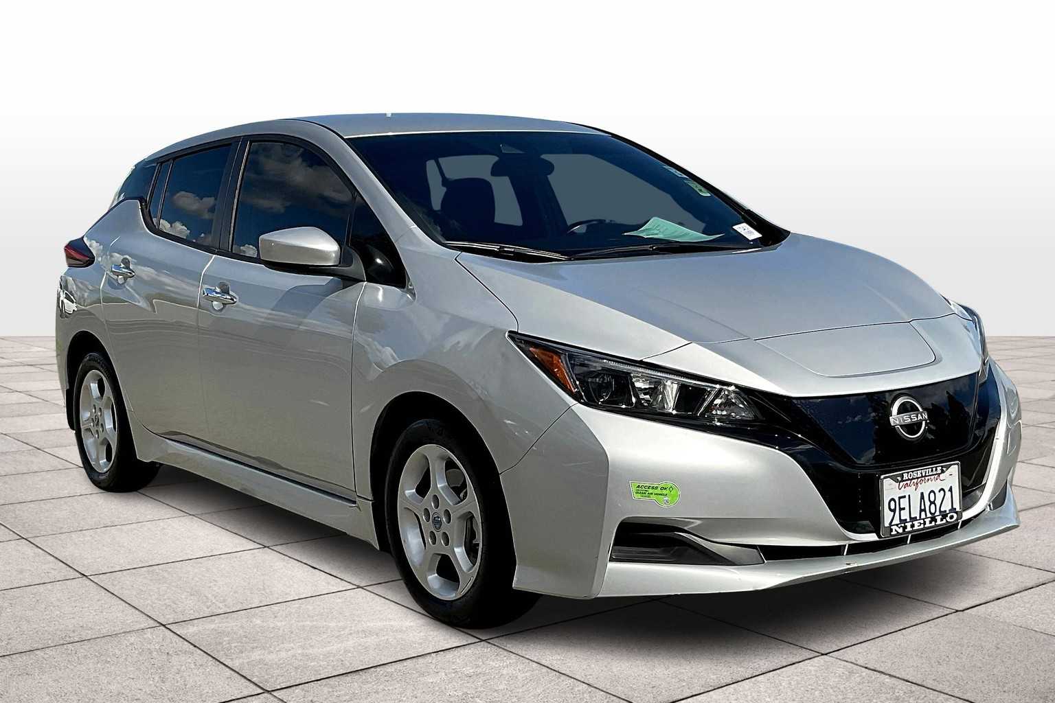 2023 Nissan Leaf S photo 2