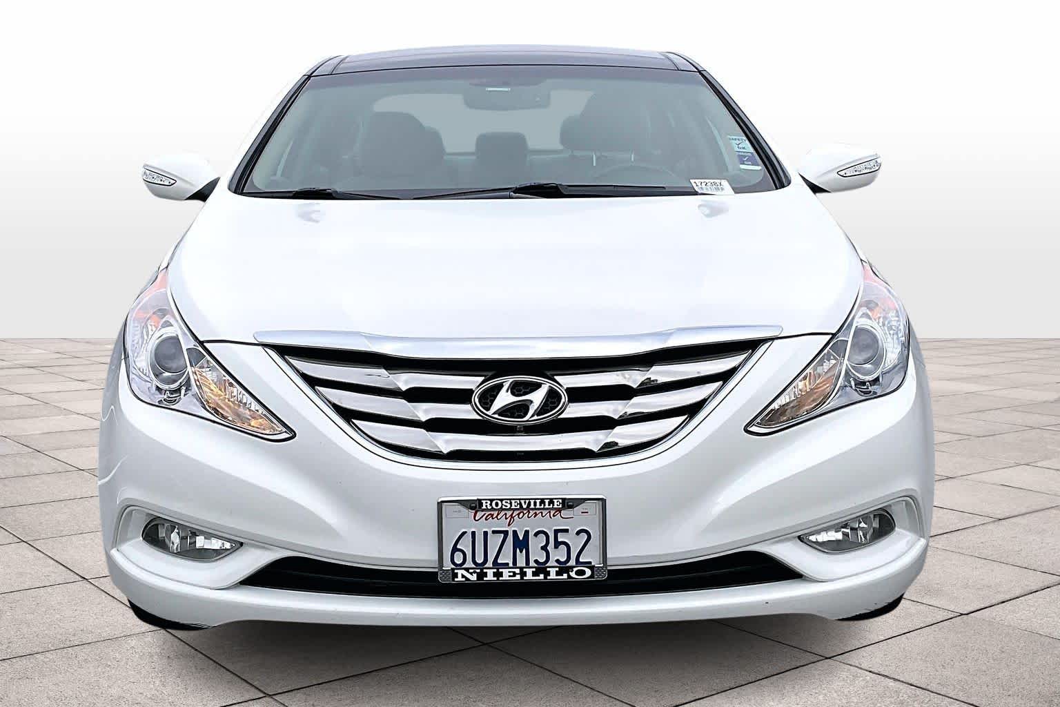 2012 Hyundai Sonata Limited photo 2