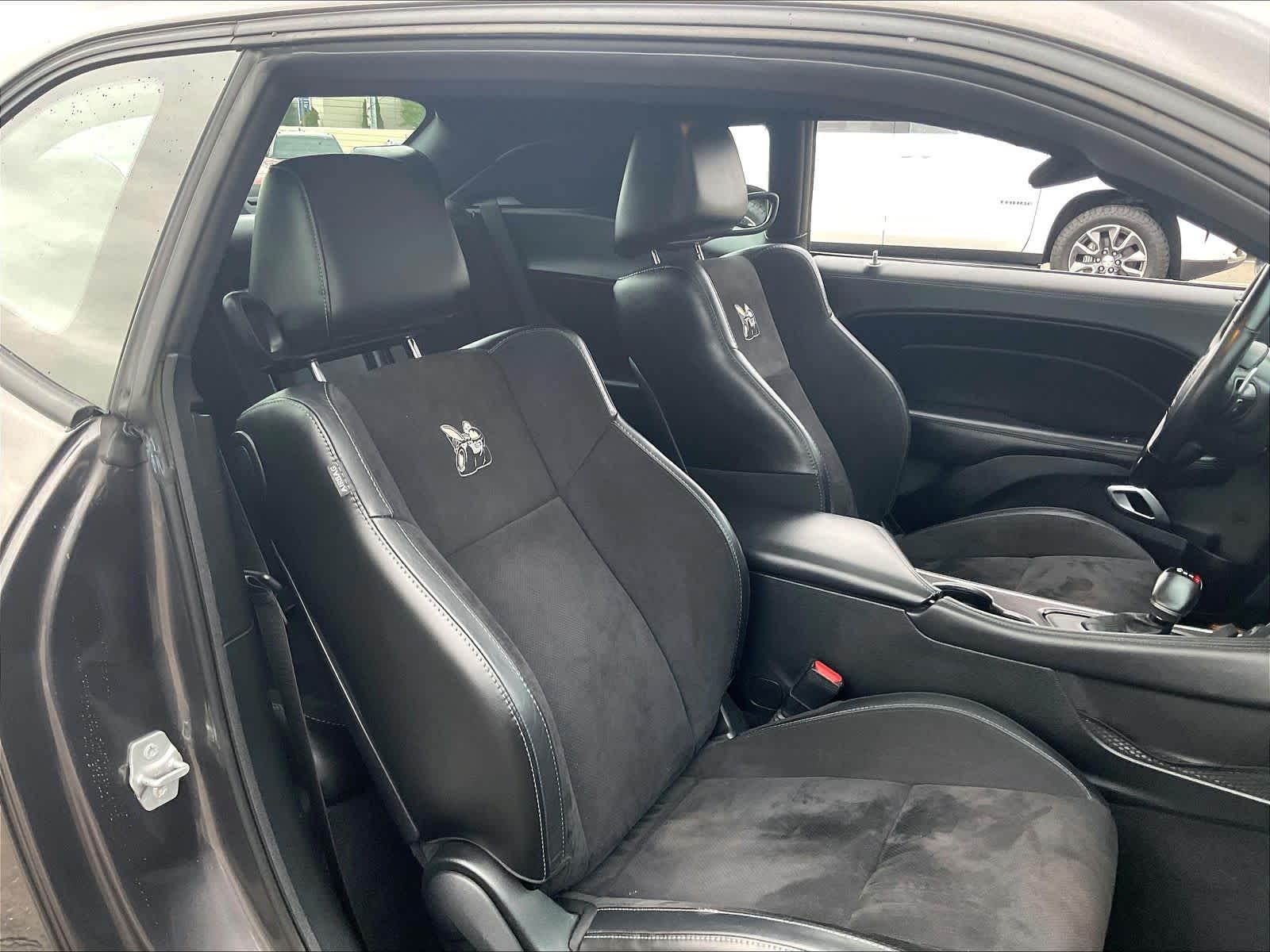 2020 Dodge Challenger photo 3