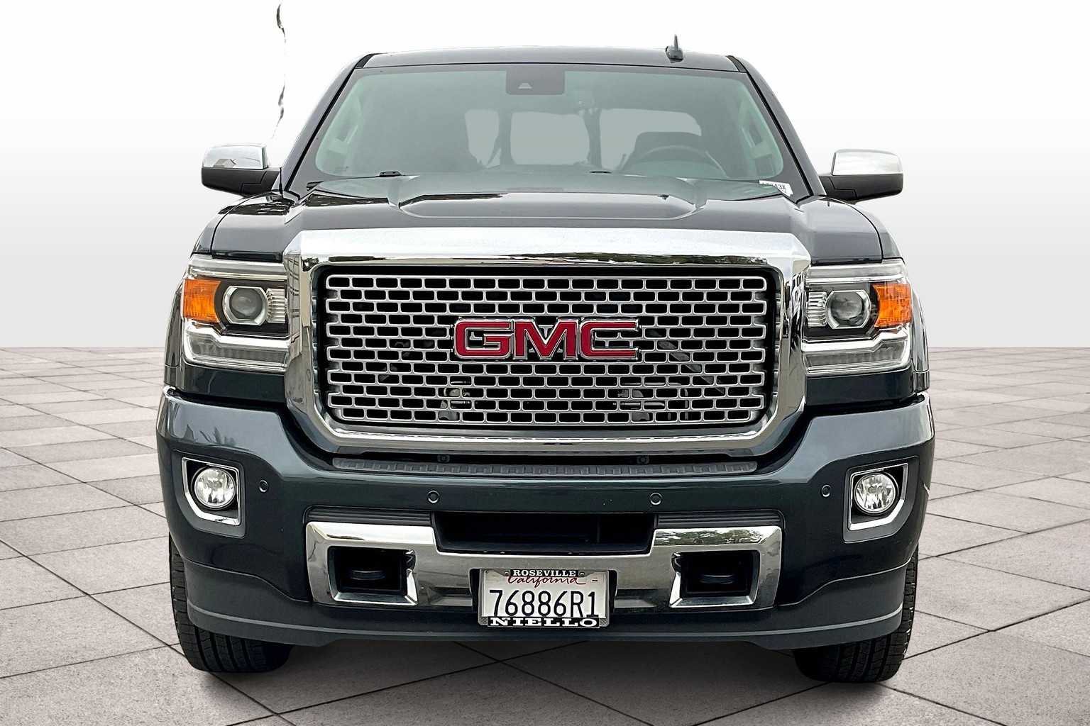 2017 Gmc Sierra Denali photo 3