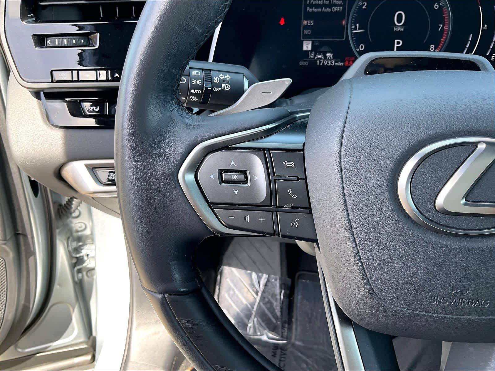 2023 Lexus RX 350 - Photo 18