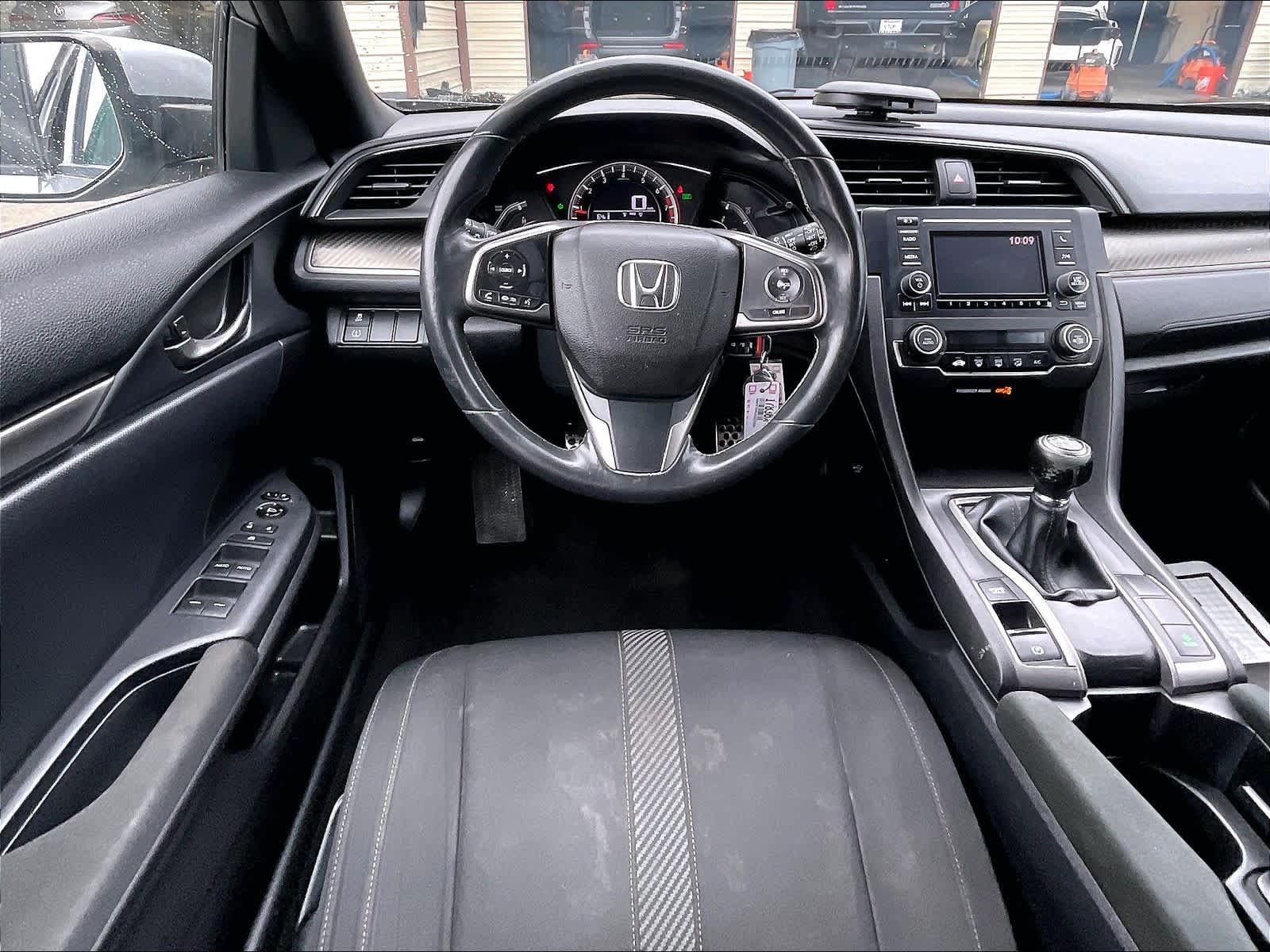 2018 Honda Civic Hatchback photo 5