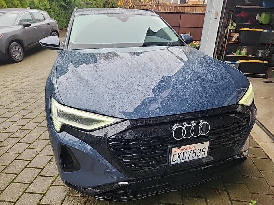 2024 Audi Q8 E-tron Premium Plus photo 3