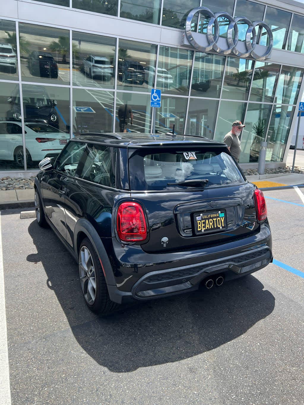 2023 MINI Hardtop 2 Door photo 6