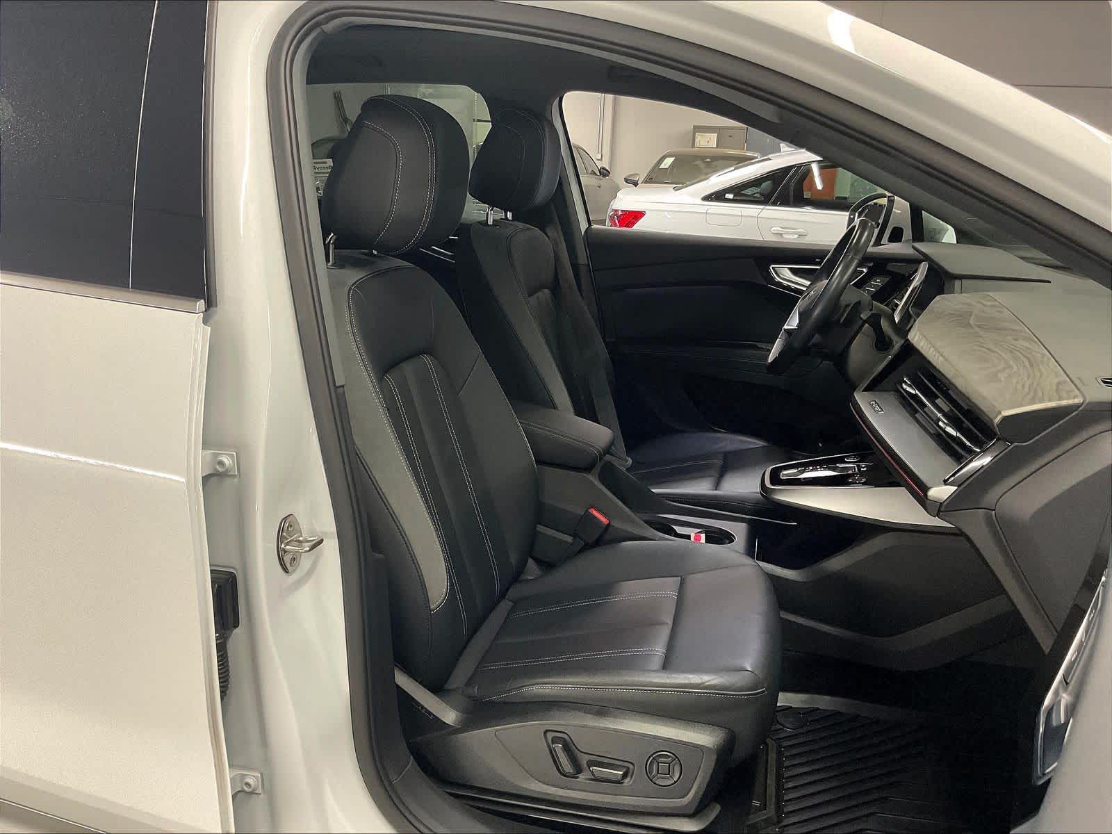 2023 Audi Q4 e-tron photo 3