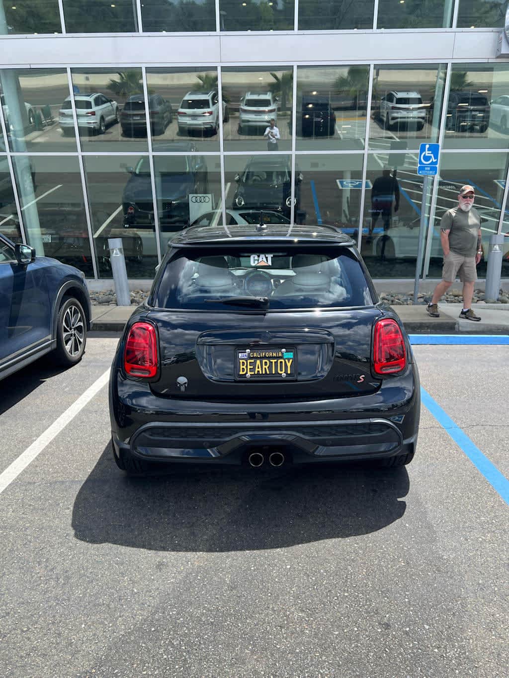 2023 MINI Hardtop 2 Door photo 5