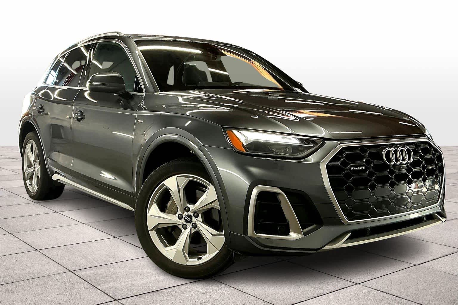 2022 Audi Q5 S line Premium Plus photo 2