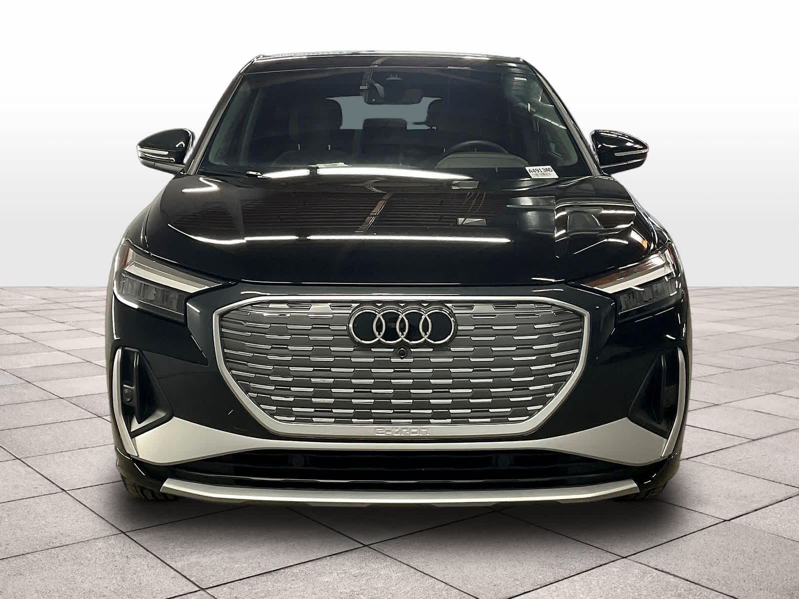 2025 Audi Q4 e-tron Sportback photo 2