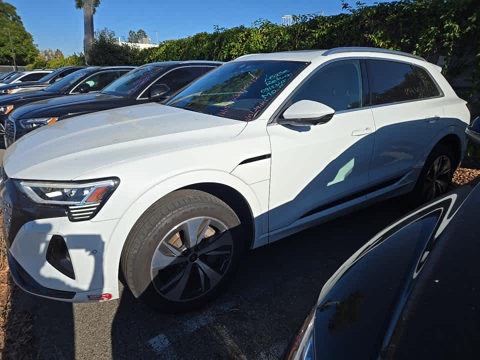 2024 Audi Q8 E-tron Premium Plus photo 3