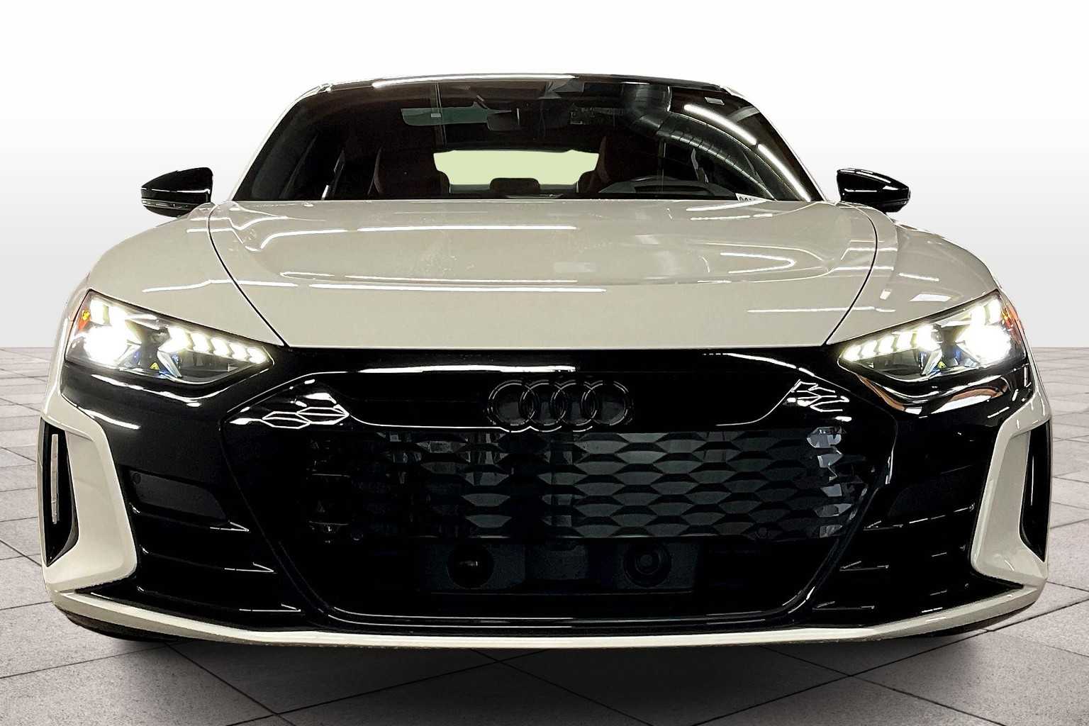 2022 Audi e-tron GT Prestige photo 2