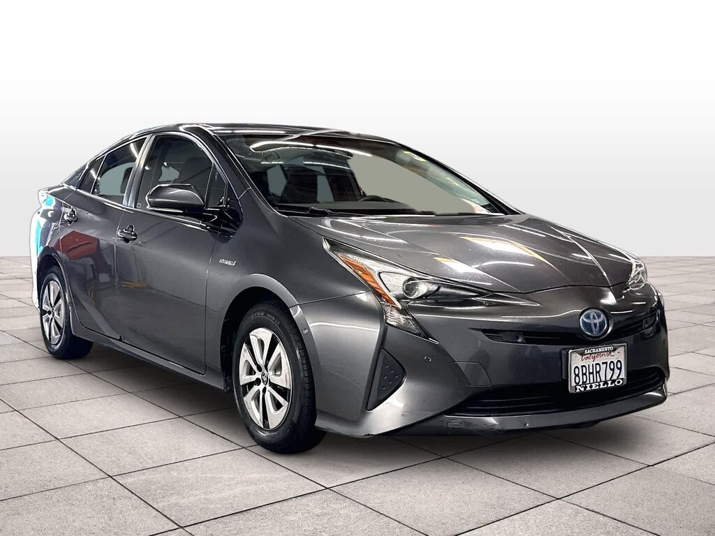 Used 2017 Toyota Prius Two (SE)
