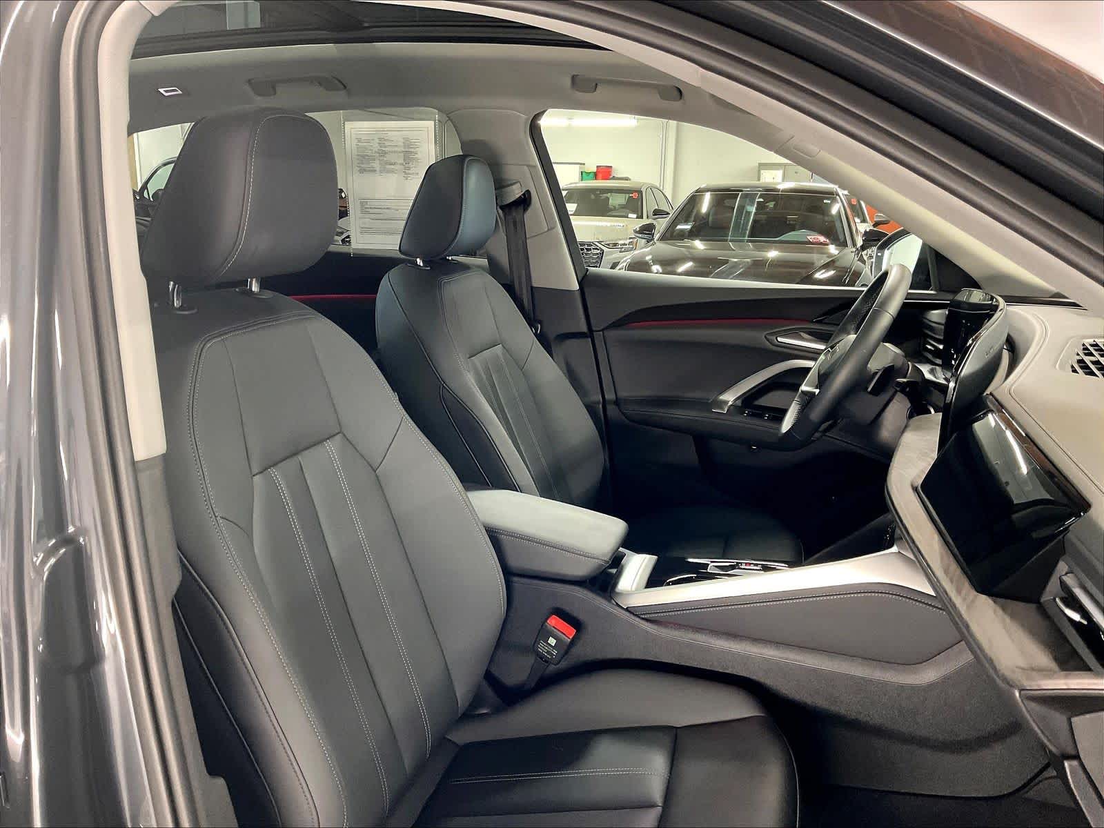 2025 Audi New Q5 photo 3