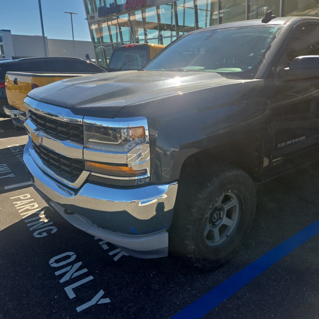 Used 2018 Chevrolet Silverado 1500 LT 2WD Double Cab 143.5 2WD Double Cab 143.5