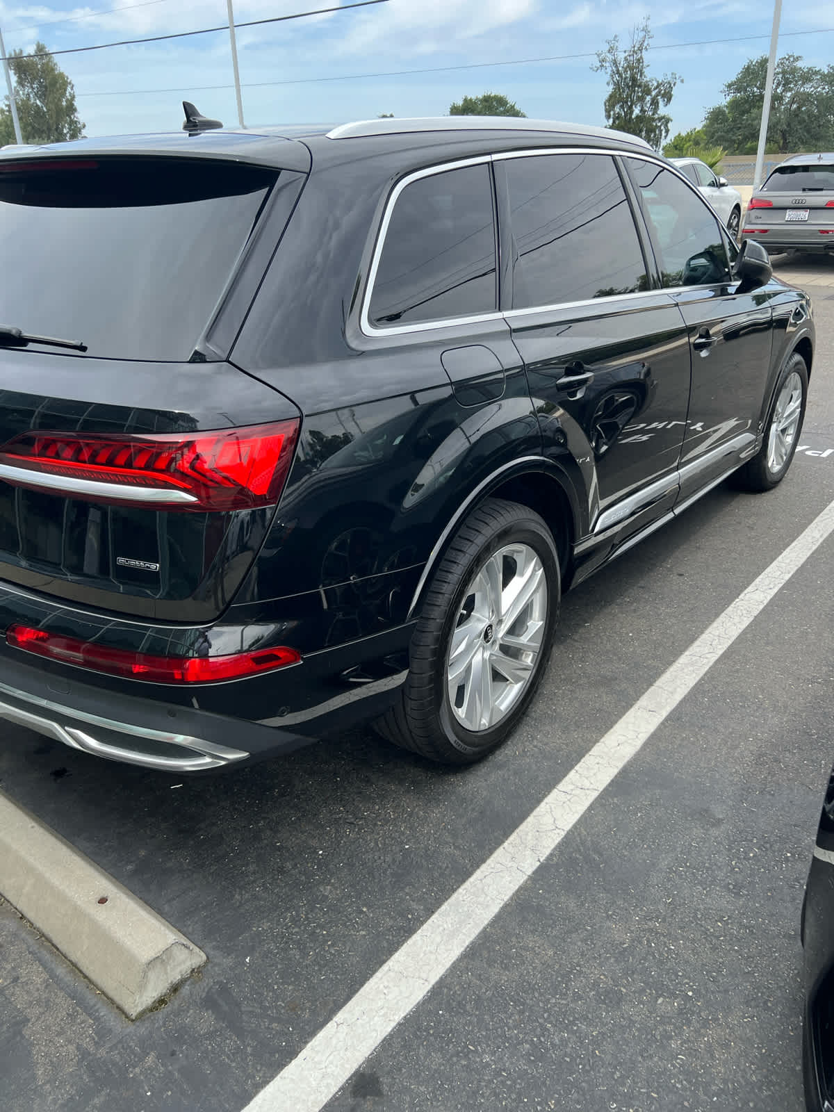 2022 Audi Q7 photo 3