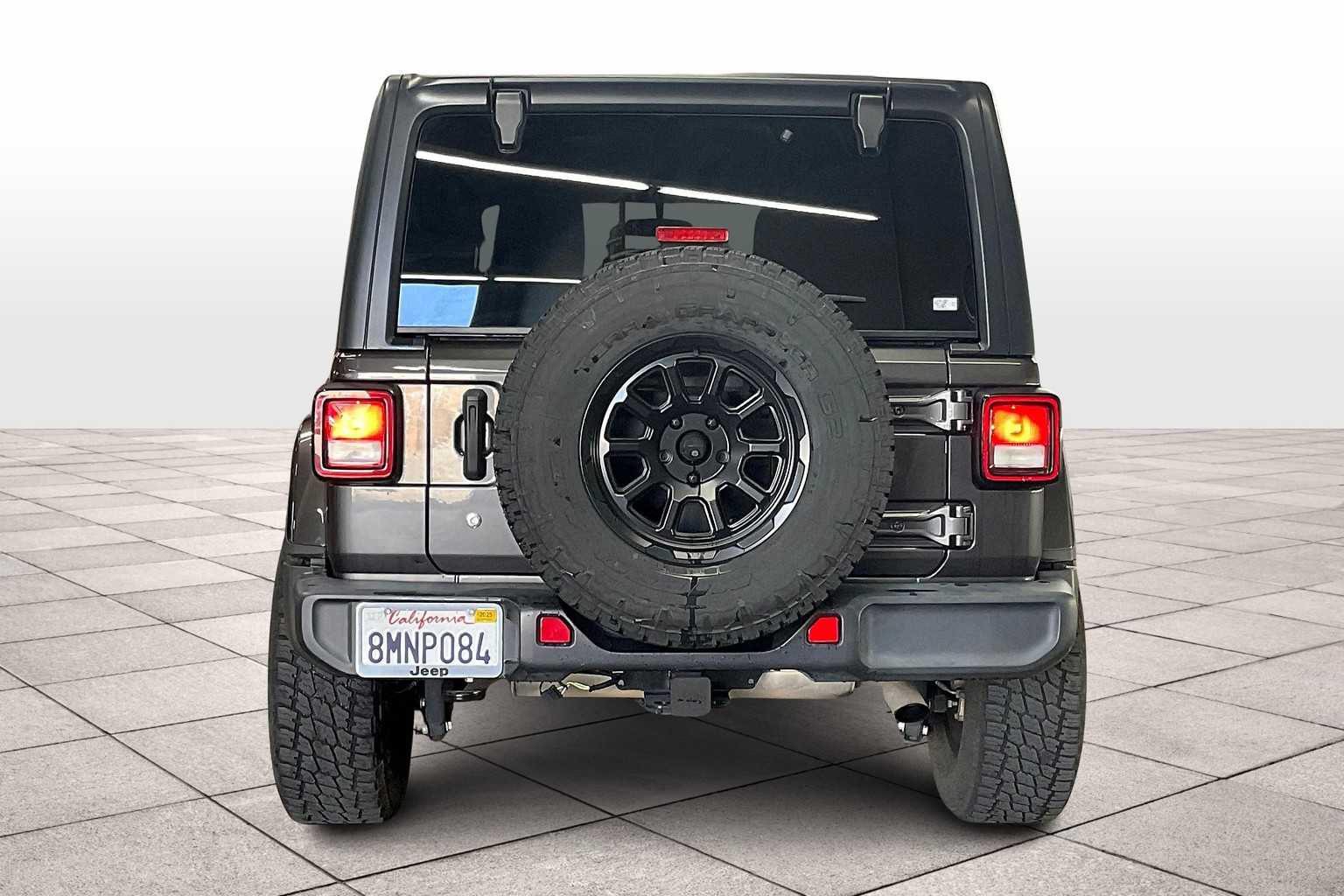 2019 Jeep Wrangler Unlimited Sahara photo 3