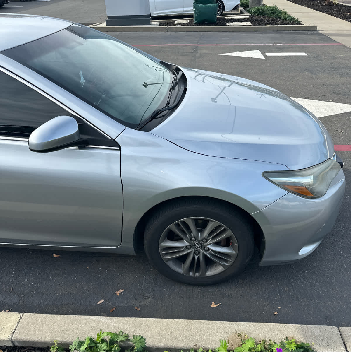 2016 Toyota Camry SE photo 3