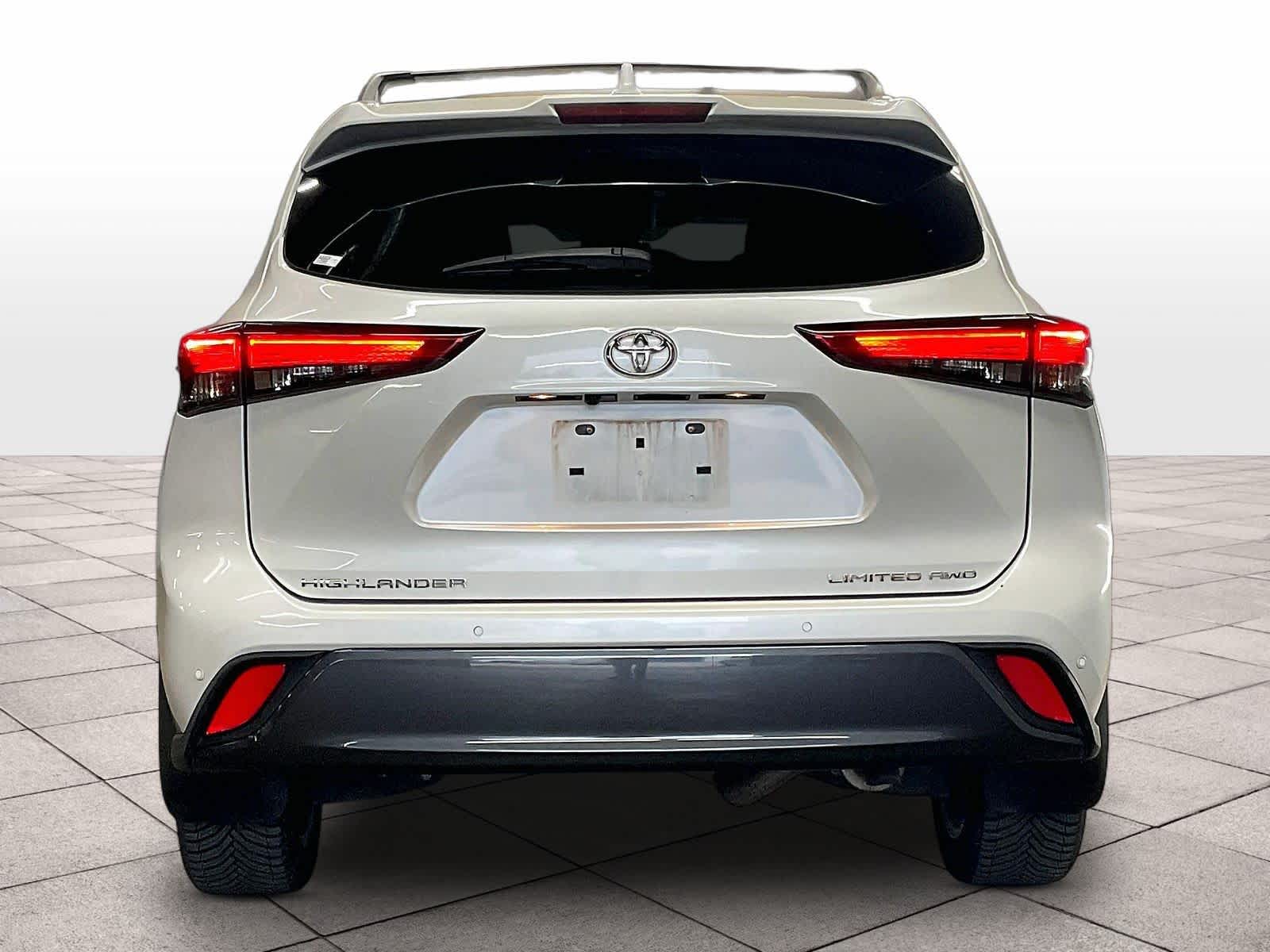 2022 Toyota Highlander photo 4