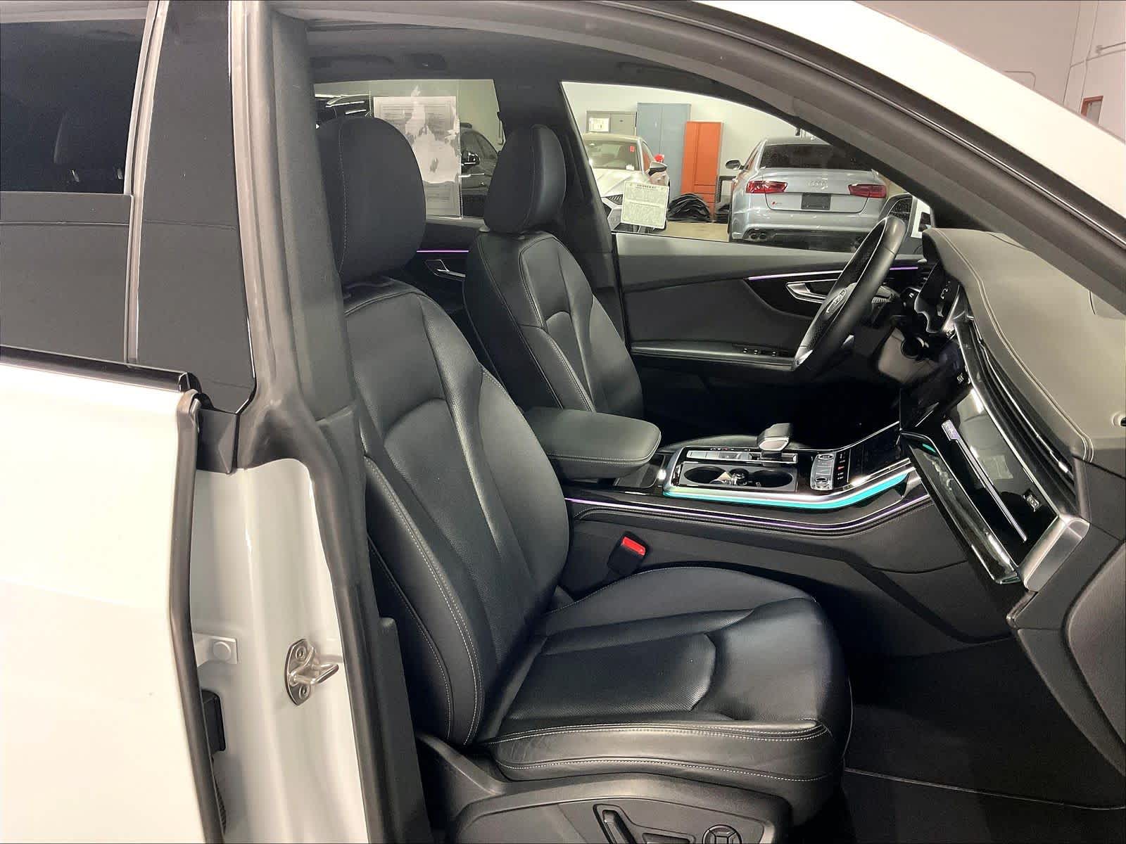 2022 Audi Q8 photo 3