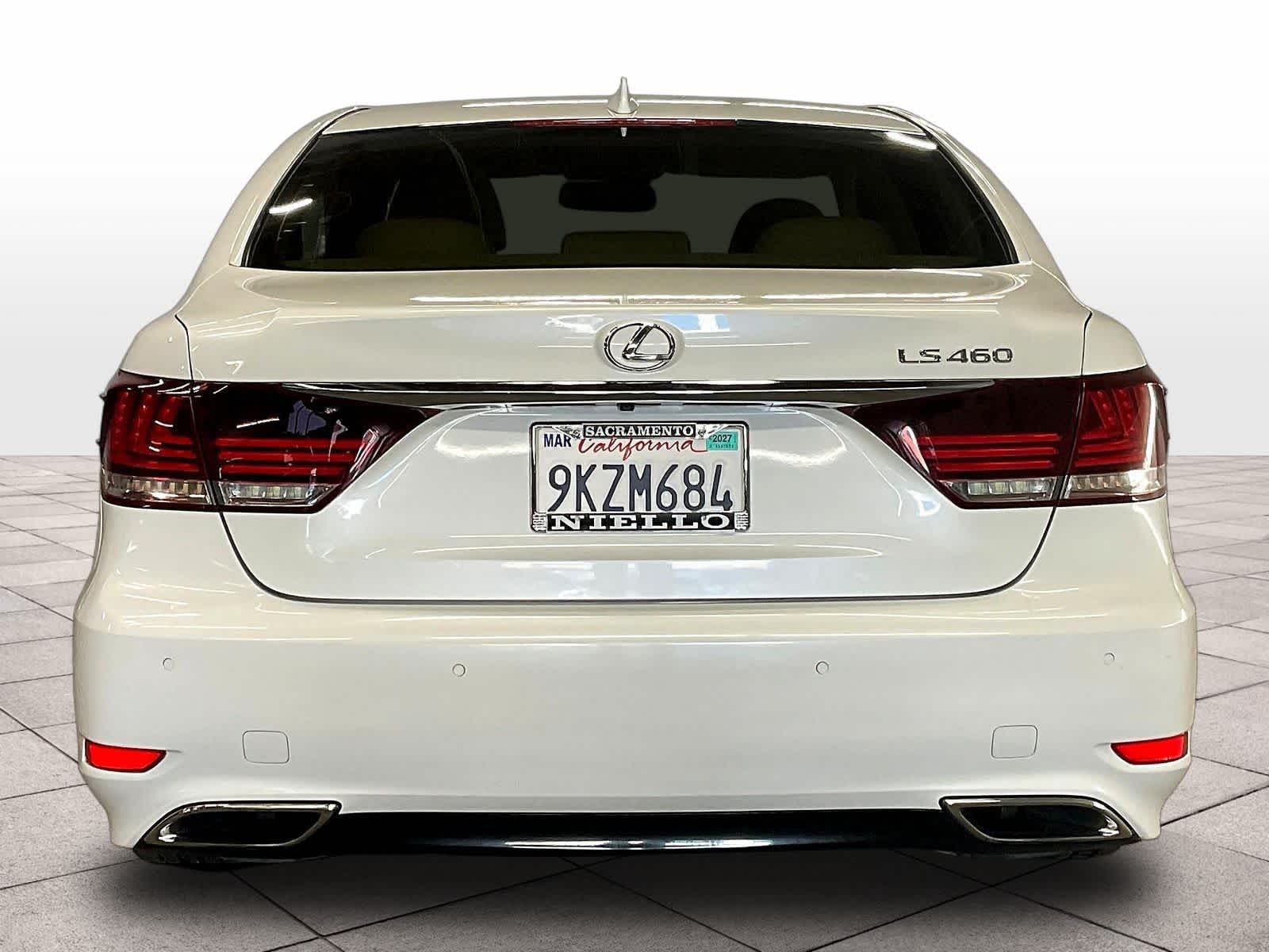 2014 LEXUS LS 460 photo 4