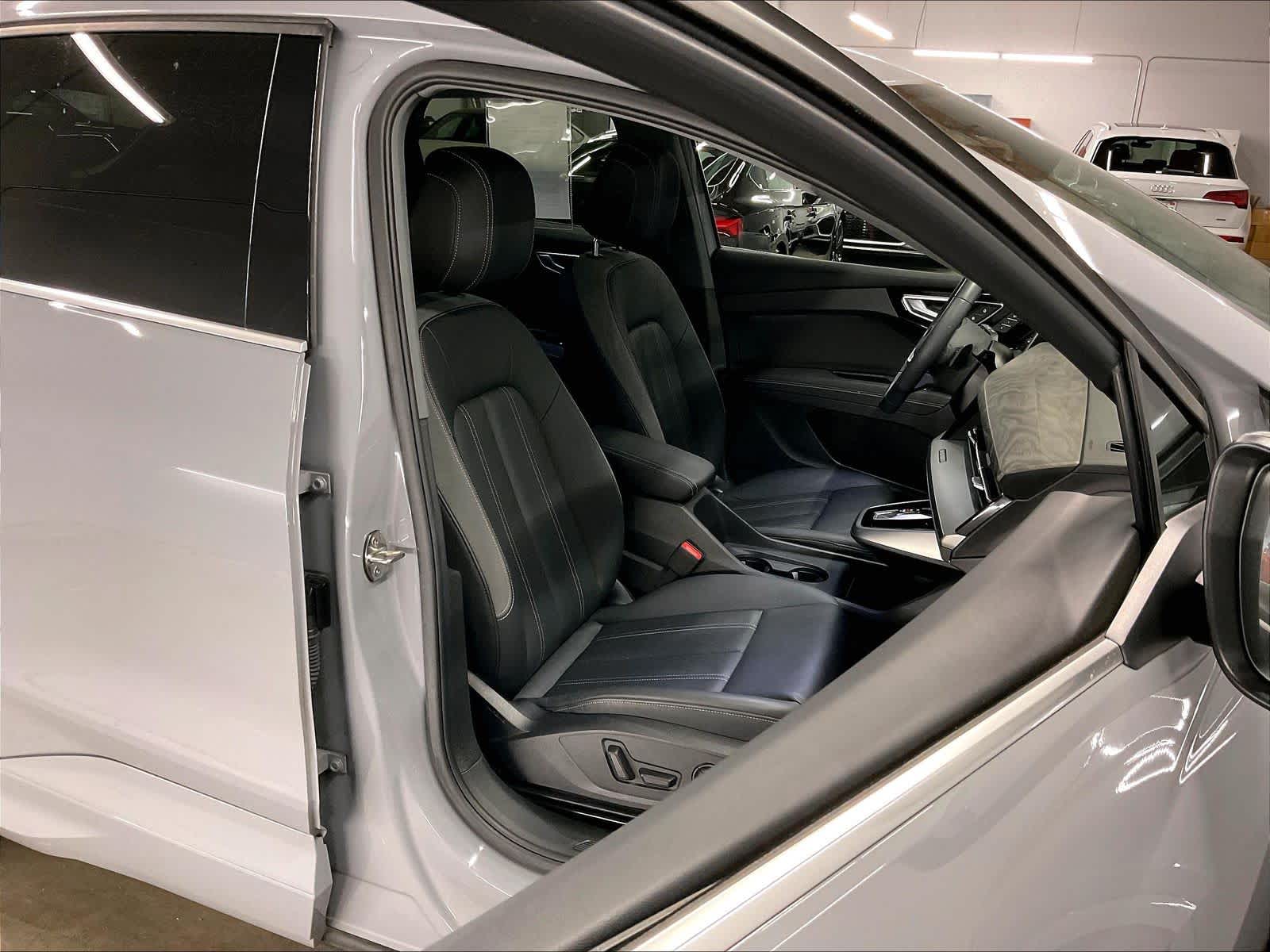 2023 Audi Q4 e-tron photo 3