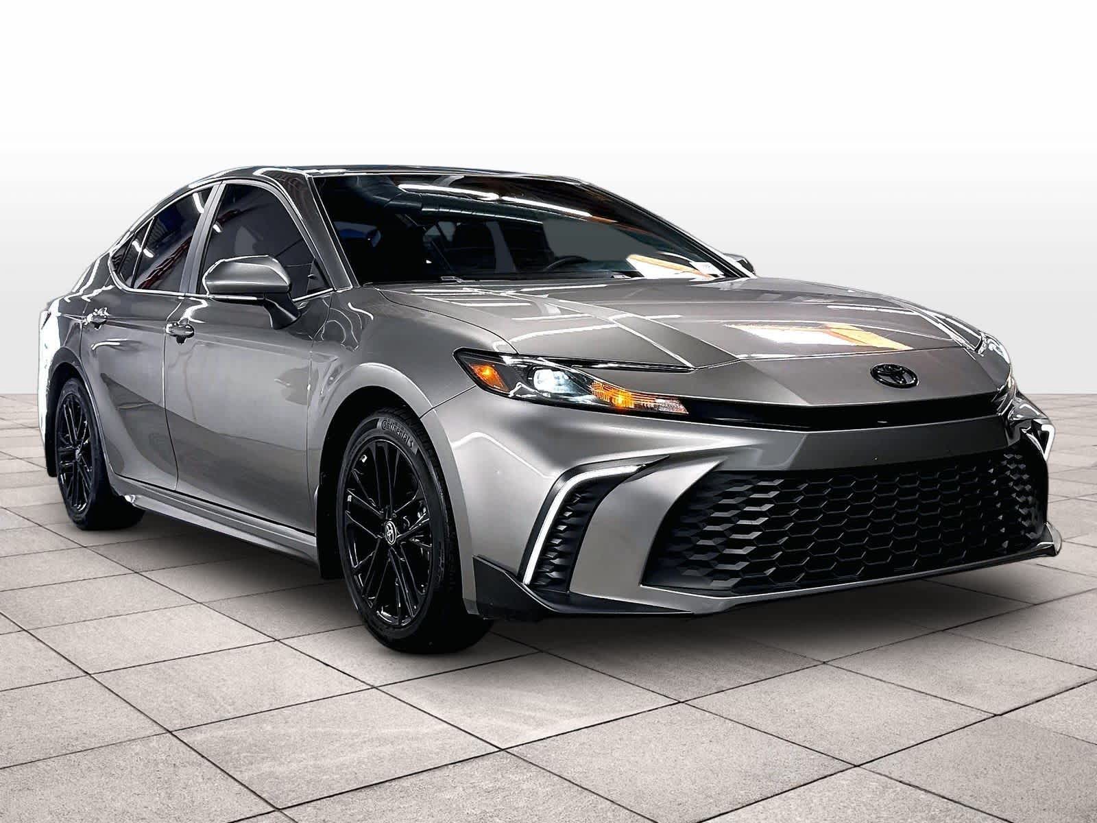 2025 Toyota Camry SE photo 2