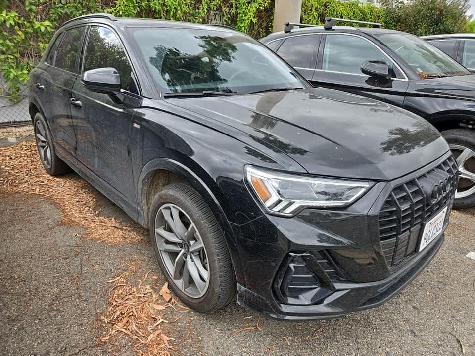 2023 Audi Q3 S line Premium photo 2