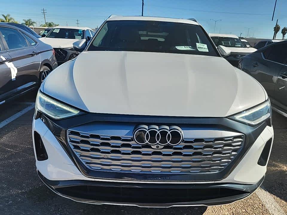 2024 Audi Q8 E-tron Premium Plus photo 2