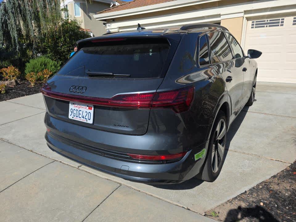 2023 Audi e-tron photo 4