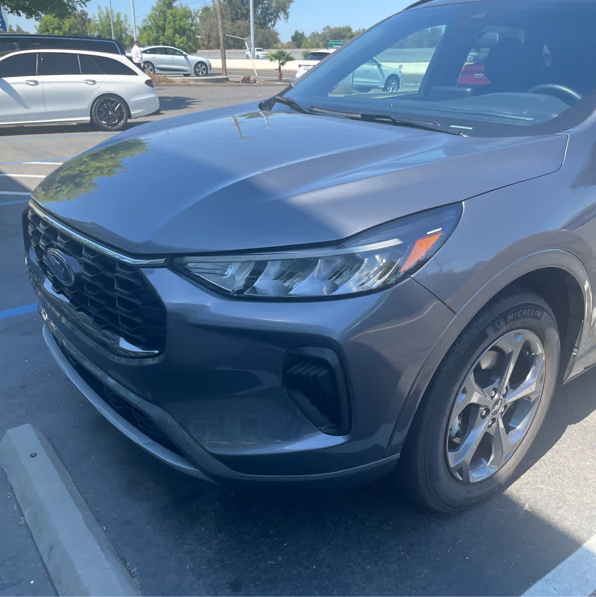 2024 Ford Escape ST-Line photo 2