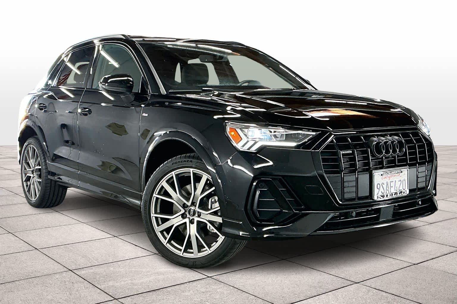 2025 Audi Q3 S line Premium Plus 45 TFSI photo 2